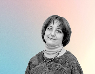 «Булгакова мне купили на черном рынке». Филолог Елена Романичева об истории домашних библиотек