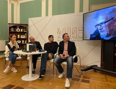 «Честно видел мир вниз головой». О презентации последнего сборника стихов Эдуарда Лимонова