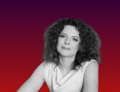 «Люди любят жуткие сказки, страшноватые чудеса»: интервью с Натальей Бакировой