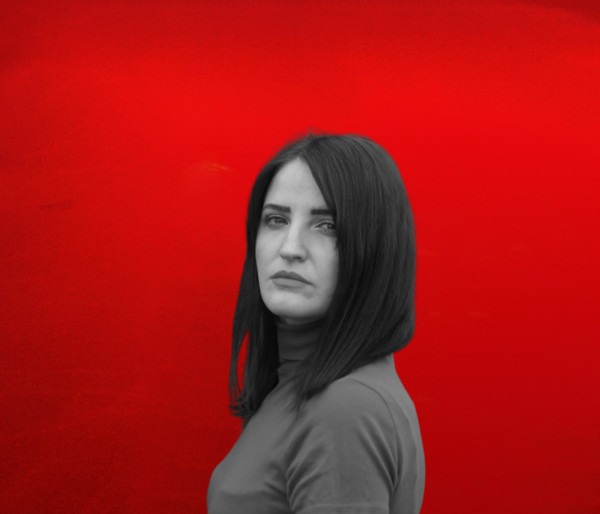 «Травят не только слабых». Юлия Купор о романе «Небесное тело»